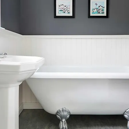 Old Stable Mews Castle Leslie