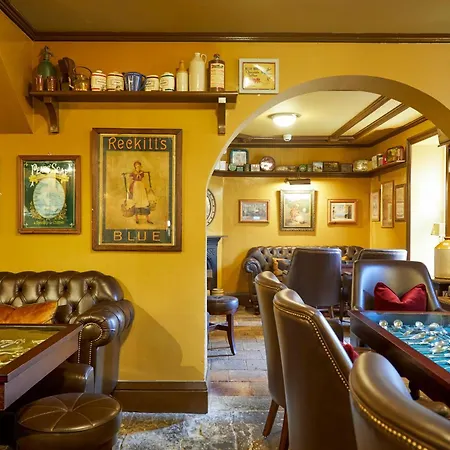 Old Stable Mews Castle Leslie *